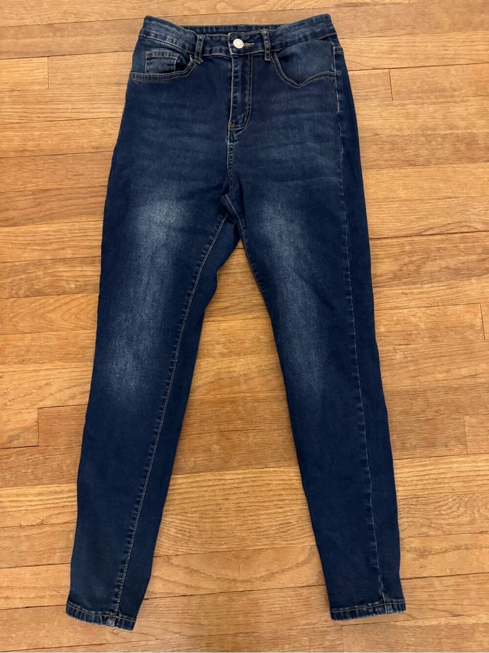 SHEIN Women's Dark Blue Skinny Jeans - Size 6
 b92